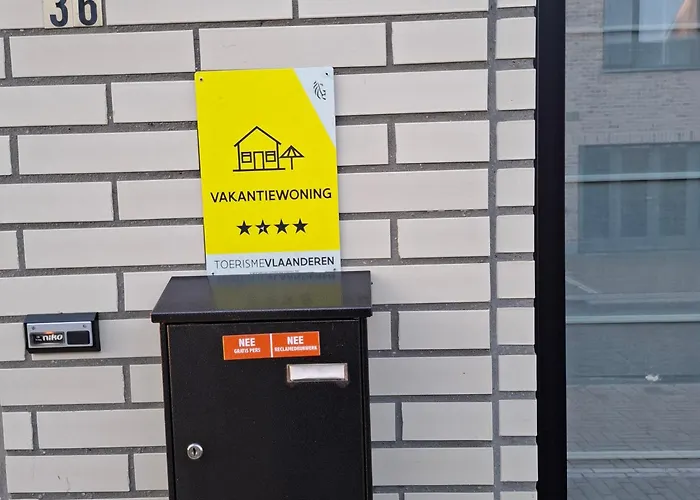 Holiday home Zeeuitje